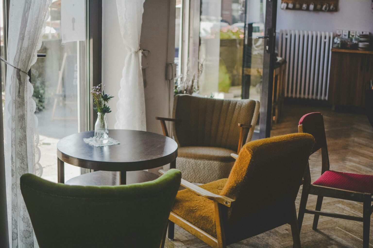 Simple Ways to Get Rid of Old Furniture and Appliances